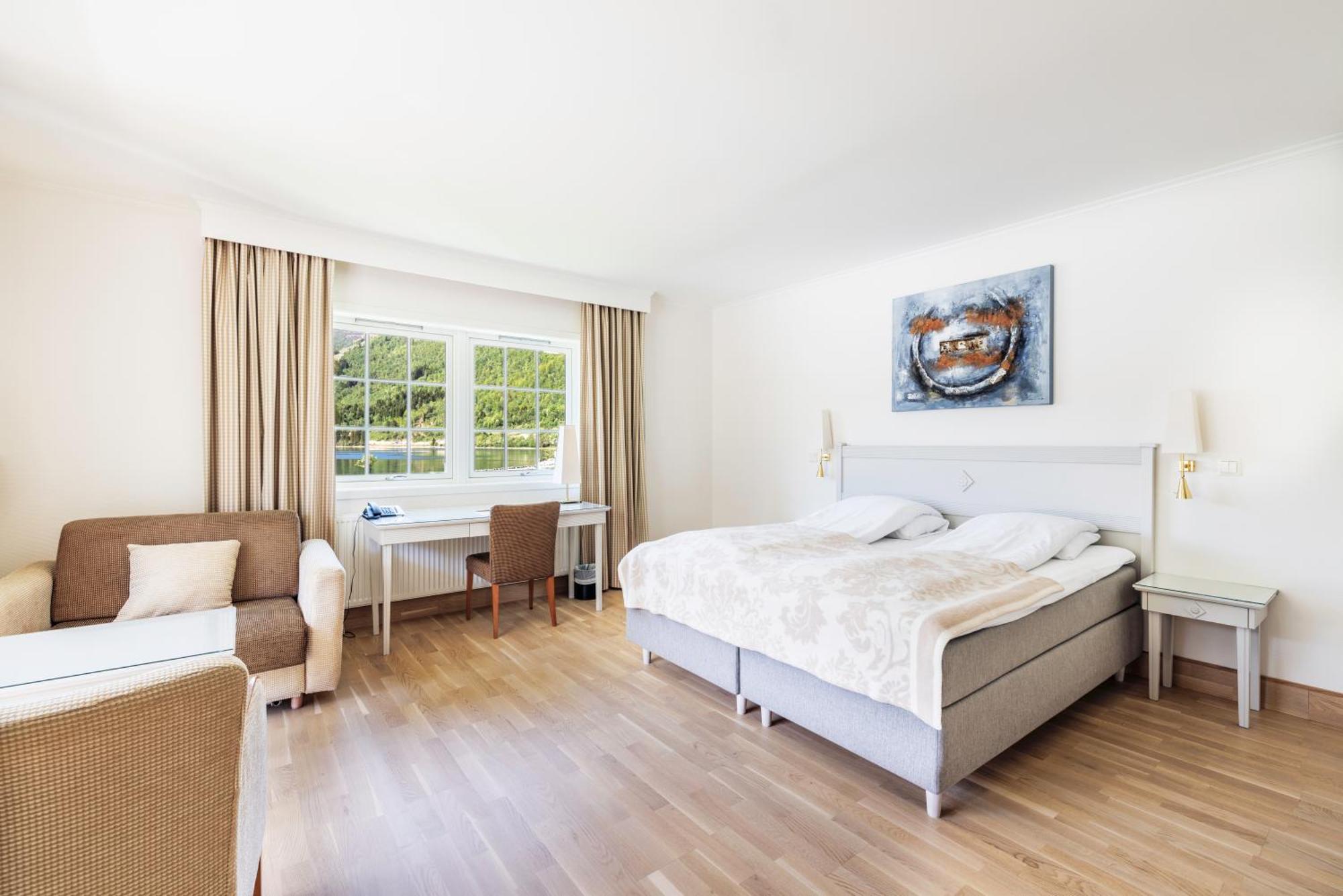Hotel Loenfjord Loen Zewnętrze zdjęcie